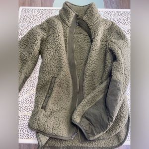 Abercrombie Women’s Sherpa Fleece Size Small
